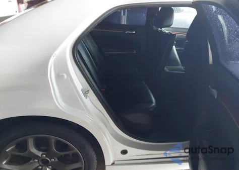 2014 Chrysler 300 z USA, uszkodzony, nr VIN 2C3CCAAGXEH232800